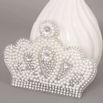 1ks korunu Skvrny na Oblečení Pearl Crystal Drahokamu Železo na Oblečení Nášivky Odznak Pruhy Tkaniny Nálepka