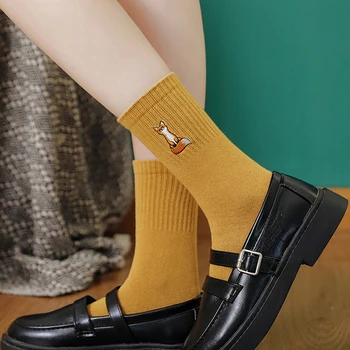 Výšivky Vzor Ženy Bavlněné Ponožky Legrační Roztomilý Fox Top Design Pevné Barva Černá Bílá Neformální Posádky Styl Jaro Podzim Zima